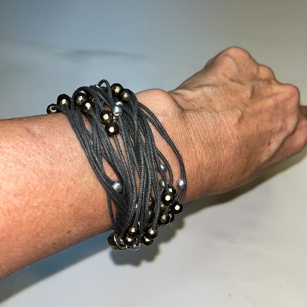 EUC: Banana Republic beaded bracelet